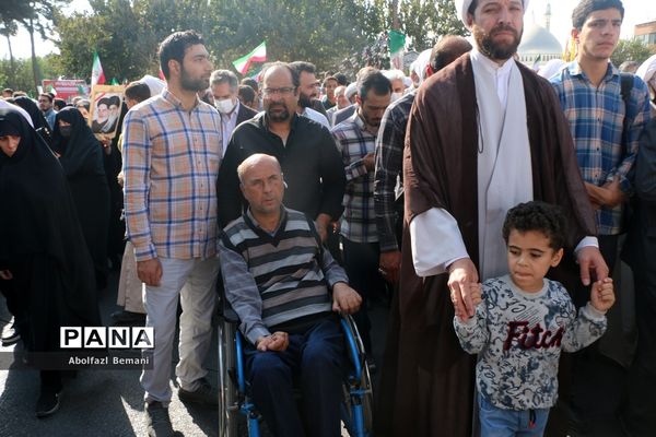 اعلام انزجار مردم قم از عملیات تروریستی در شیراز