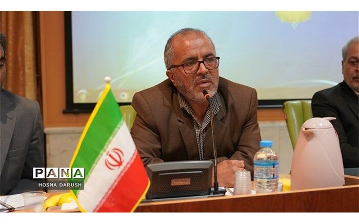 فرماندهی نهادها در اجرایی سازی سند تحول بنیادین با آموزش و پرورش است