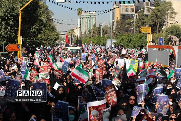 تشییع پیکر شهدای اقدام تروریستی حرم مطهر شاهچراغ (ع)