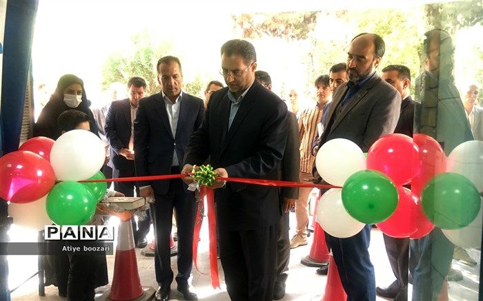 فضای مناسب برای میدان‌داری و اجرای مراسم‌ها توسط دانش‌آموزان فراهم شود