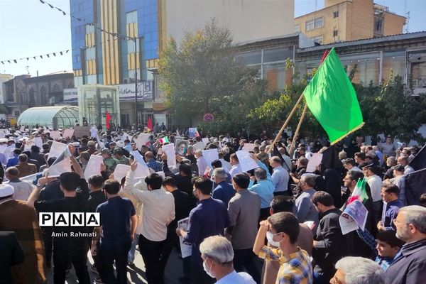 وداع مردم شیراز با پیکر شهدای حمله تروریستی  حرم مطهر شاهچراغ (ع)