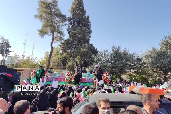 تشییع پیکر پاک شهدای اقدام کوردلانه تروریستان در شیراز