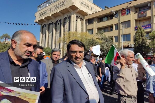 تشییع پیکر پاک شهدای اقدام کوردلانه تروریستان در شیراز