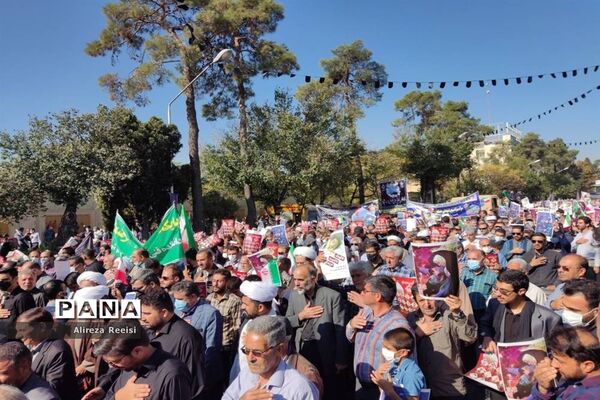 تشییع پیکر پاک شهدای اقدام کوردلانه تروریستان در شیراز