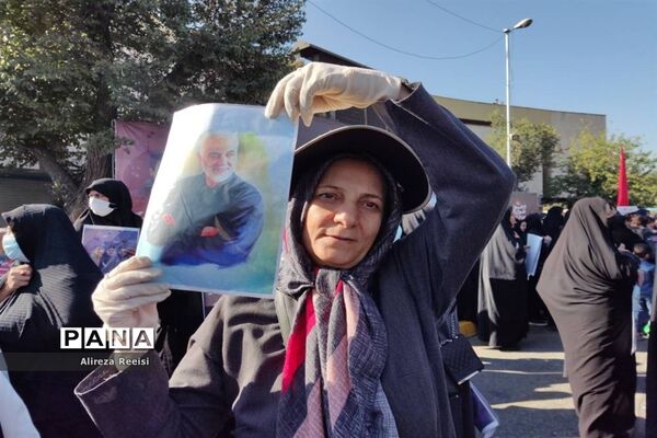 تشییع پیکر پاک شهدای اقدام کوردلانه تروریستان در شیراز