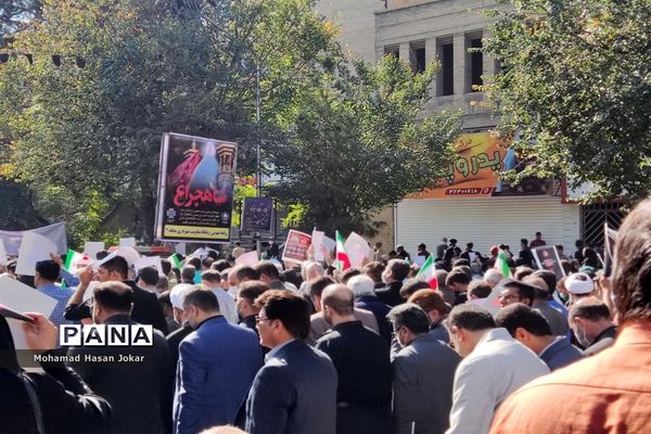 تشییع پیکر شهدای تروریستی حرم مطهر شاهچراغ (ع)