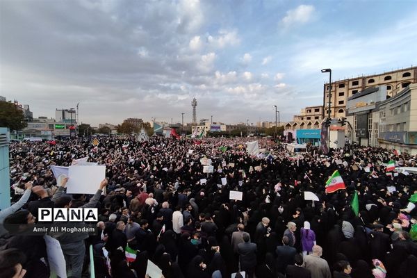 طواف شهدای حمله تروریستی شاه چراغ، به دور حریم منور رضوی و بر بالین مردم شهید پرور خراسانی