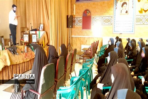 نشست‌های دانش‌آموزی در دبیرستان حجاب منطقه ۱۳