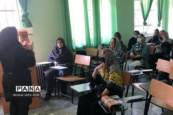 برگزاری جلسه مهارت‌های زندگی در مدارس رودهن