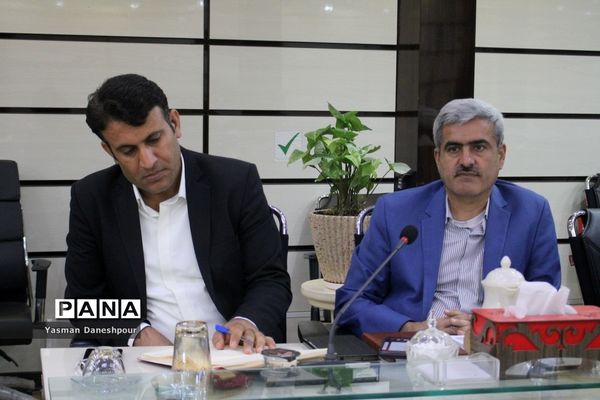 نشست مشترک مدیرکل امور بانوان و خانواده استانداری بوشهر با شورای معاونان آموزش و پرورش بوشهر