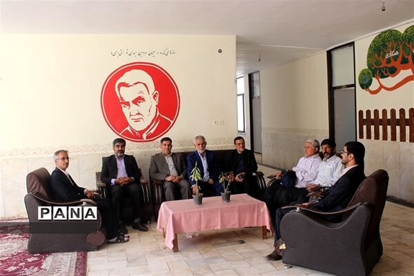 جلسه هم‌اندیشی پیشکسوتان سازمان دانش‌آموزی استان کرمان