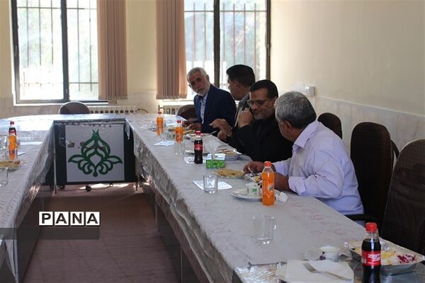 جلسه هم‌اندیشی پیشکسوتان سازمان دانش‌آموزی استان کرمان