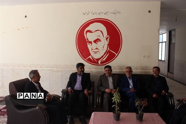 جلسه هم‌اندیشی پیشکسوتان سازمان دانش‌آموزی استان کرمان