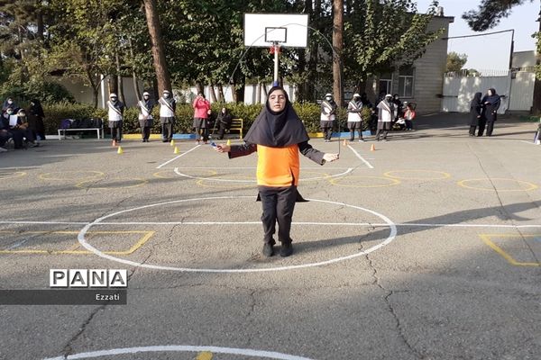 برگزاری المپیاد ورزشی درون مدرسه‌ای در دبیرستان فرزانگان چهار منطقه ۱۳