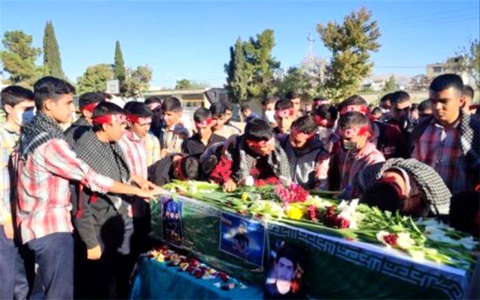 تشییع پیکر دانش‌آموز شهید حادثه تروریستی شاهچراغ