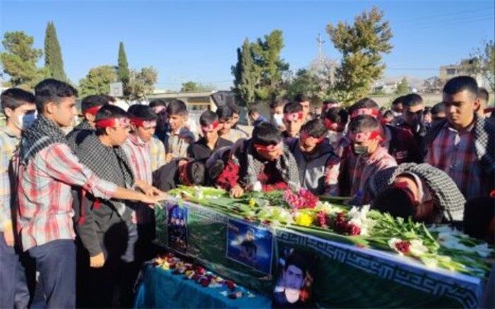 تشییع پیکر دانش‌آموز شهید حادثه تروریستی شاهچراغ