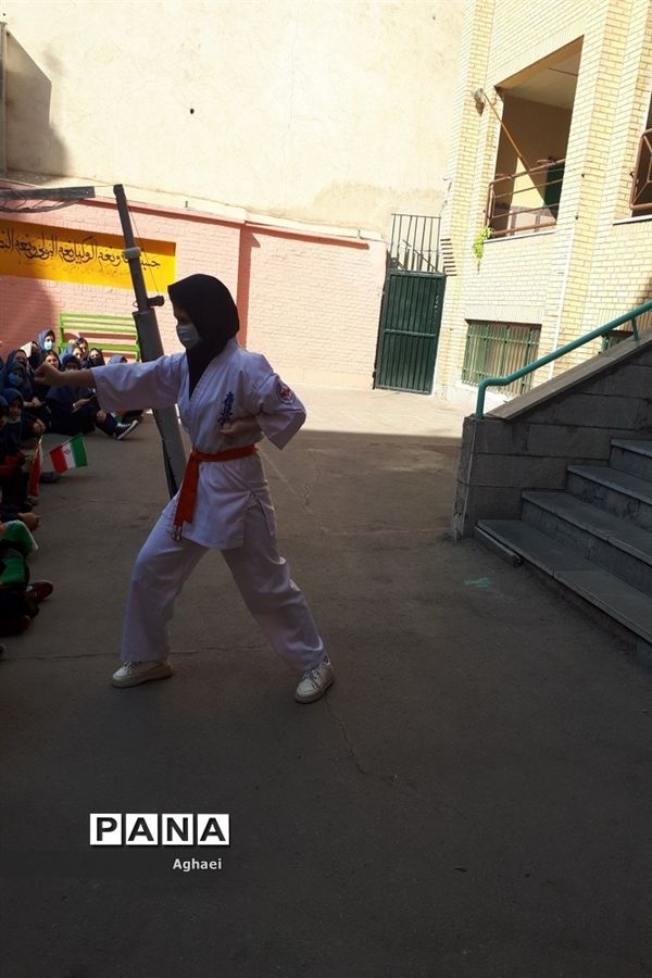 برگزاری المپیاد ورزشی در دبیرستان معصومی لاری منطقه ۱۳