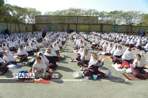 جشن روز دانش‌آموز دبستان دخترانه شهدای تقی‌زاده کهریزک