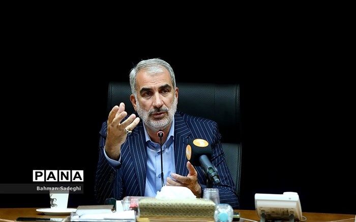 دانش‌آموزان برای گرامیداشت ۱۳ آبان پیش‌قدم هستند