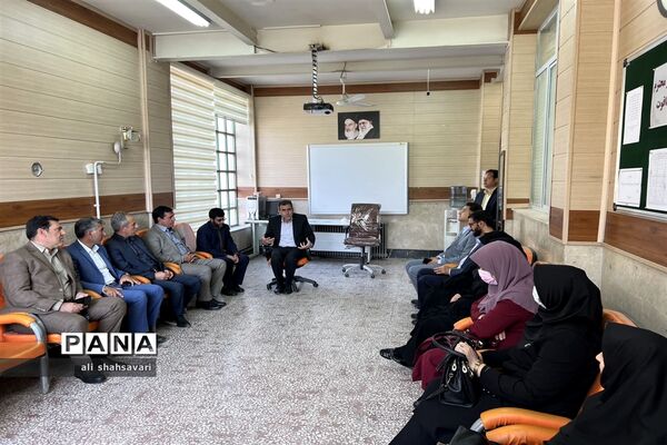 نواختن زنگ استکبارستیزی در مدارس کرمانشاه