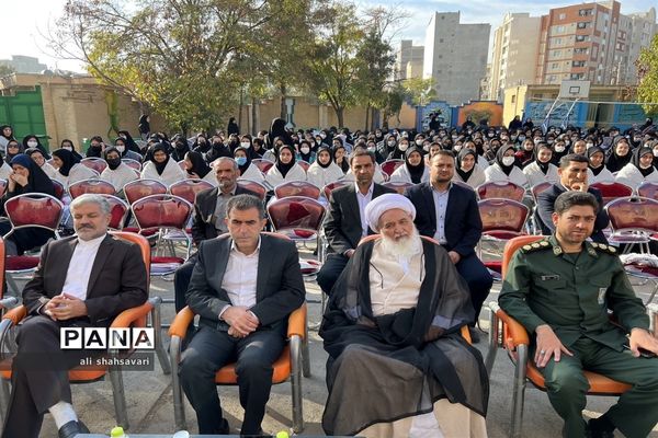 نواختن زنگ استکبارستیزی در مدارس کرمانشاه