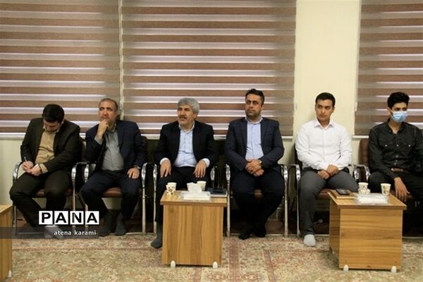 نشست تشکل‌های دانش‌آموزی با نماینده‌ ولی فقیه دراستان کردستان