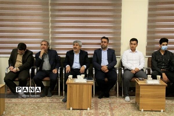 نشست تشکل‌های دانش‌آموزی با نماینده‌ ولی فقیه دراستان کردستان