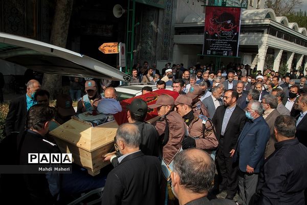 تشییع پیکر آیت‌الله حسین مفید