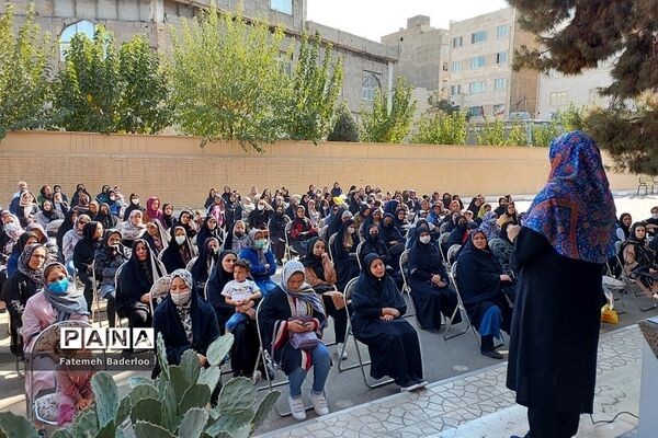 برگزاری جلسه انتخابات انجمن اولیا و مربیان در دبیرستان نمونه دولتی ولایت