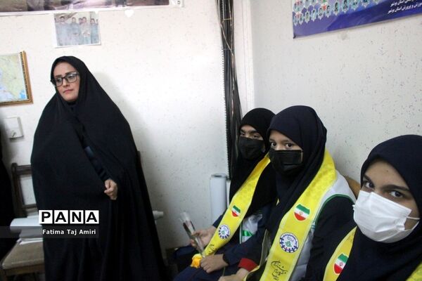 ‌دانش‌آموزان عضو سازمان دانش‌آموزی استان بوشهر روز بسیج را گرامی داشتند