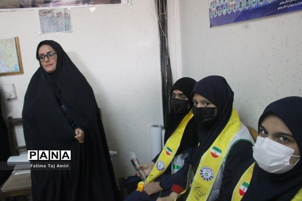 ‌دانش‌آموزان عضو سازمان دانش‌آموزی استان بوشهر روز بسیج را گرامی داشتند