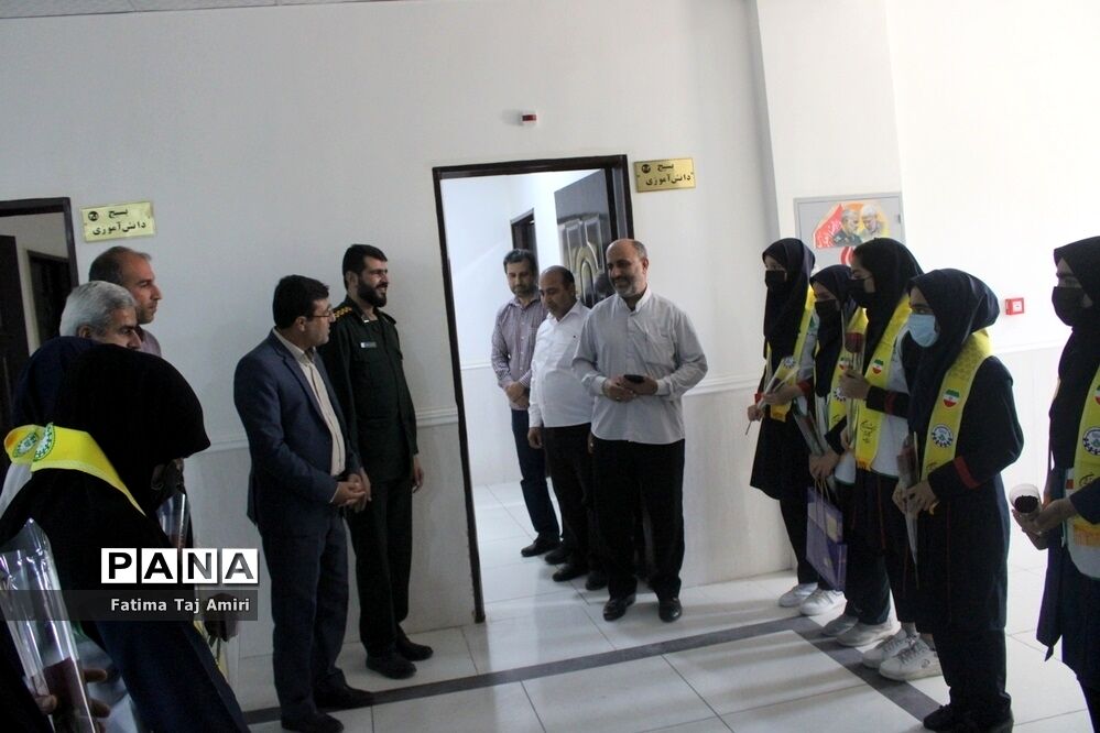‌دانش‌آموزان عضو سازمان دانش‌آموزی استان بوشهر روز بسیج را گرامی داشتند