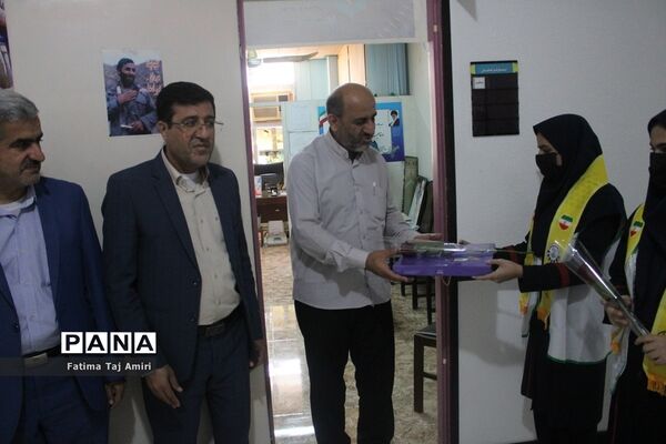 ‌دانش‌آموزان عضو سازمان دانش‌آموزی استان بوشهر روز بسیج را گرامی داشتند