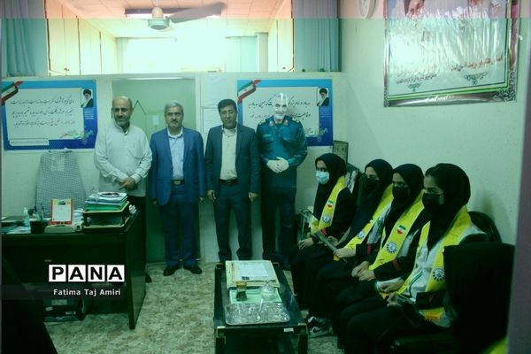 ‌دانش‌آموزان عضو سازمان دانش‌آموزی استان بوشهر روز بسیج را گرامی داشتند