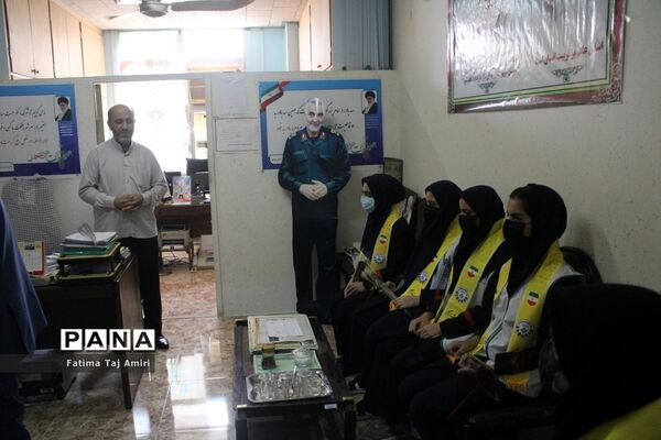 ‌دانش‌آموزان عضو سازمان دانش‌آموزی استان بوشهر روز بسیج را گرامی داشتند