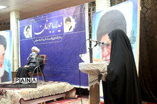 دیدار نماینده ولی فقیه در استان و امام جمعه بوشهر با جوانان
