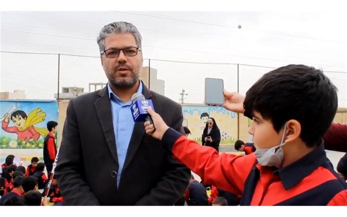 دعوت معاون پرورشی و تربیت بدنی آموزش و پرورش شهرستان سمنان از دانش آموزان جهت حضور در راهپیمایی / فیلم