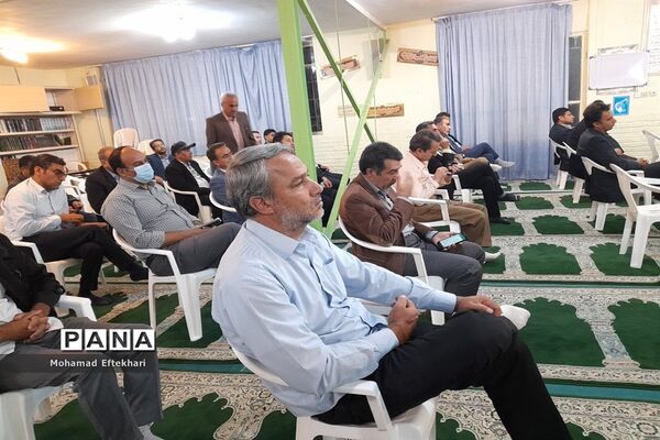 نشست شورای دبیران دبیرستان پسرانه نمونه آیت‌الله خامنه‌ای کاشمر