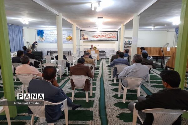 نشست شورای دبیران دبیرستان پسرانه نمونه آیت‌الله خامنه‌ای کاشمر