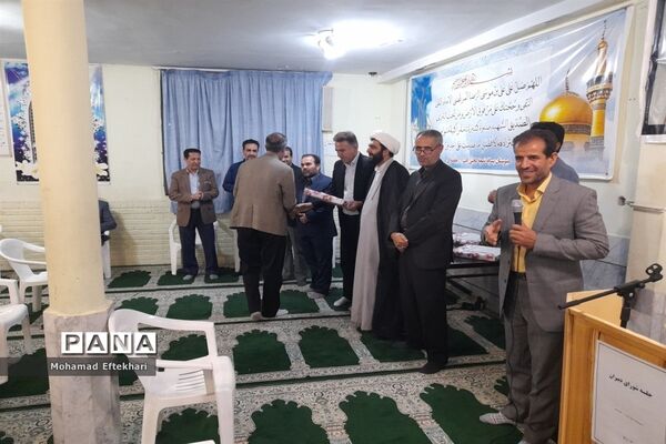 نشست شورای دبیران دبیرستان پسرانه نمونه آیت‌الله خامنه‌ای کاشمر