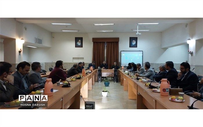 مدرسه مرکز اصلی تربیت دانش آموزان است