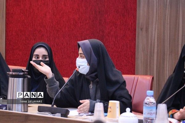 نشست مشترک هیات رئیسه مجلس و مجامع دانش‌آموزی شهرستان‌های استان تهران