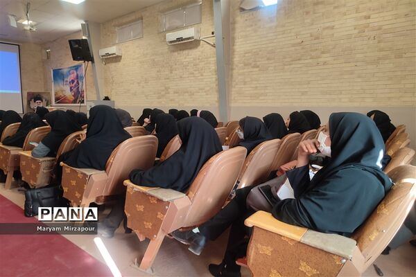 برگزاری نشست توانمندسازی مدیران، معاونان پرورشی، مربیان پرورشی در فورگ