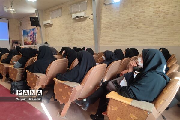 برگزاری نشست توانمندسازی مدیران، معاونان پرورشی، مربیان پرورشی در فورگ