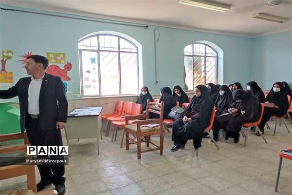 برگزاری نشست توانمندسازی مدیران، معاونان پرورشی، مربیان پرورشی در فورگ