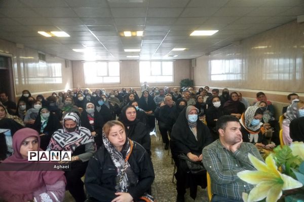 برگزاری اولین جلسه هدایت تحصیلی دانش‌آموزان پایه هفتم دبیرستان حر منطقه ۱۳