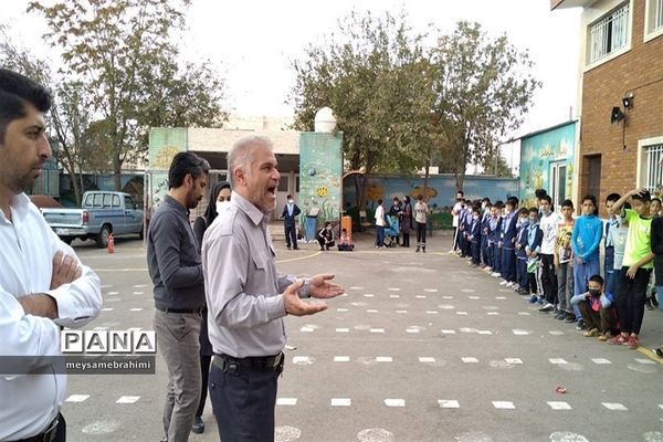 برگزاری مانور پدافندغیرعامل در منطقه کهریزک