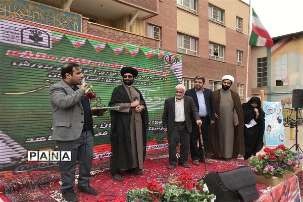 آیین نواختن زنگ استکبار‌ستیزی در ورامین