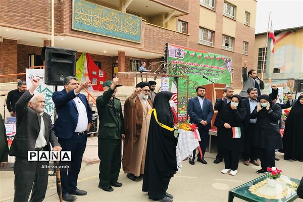 آیین نواختن زنگ استکبار‌ستیزی در ورامین
