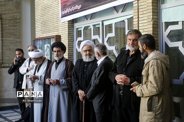 مراسم تشییع پیکر آیت‌ الله اختری